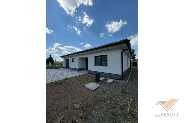 Bungalov s garážou v Senici na predaj